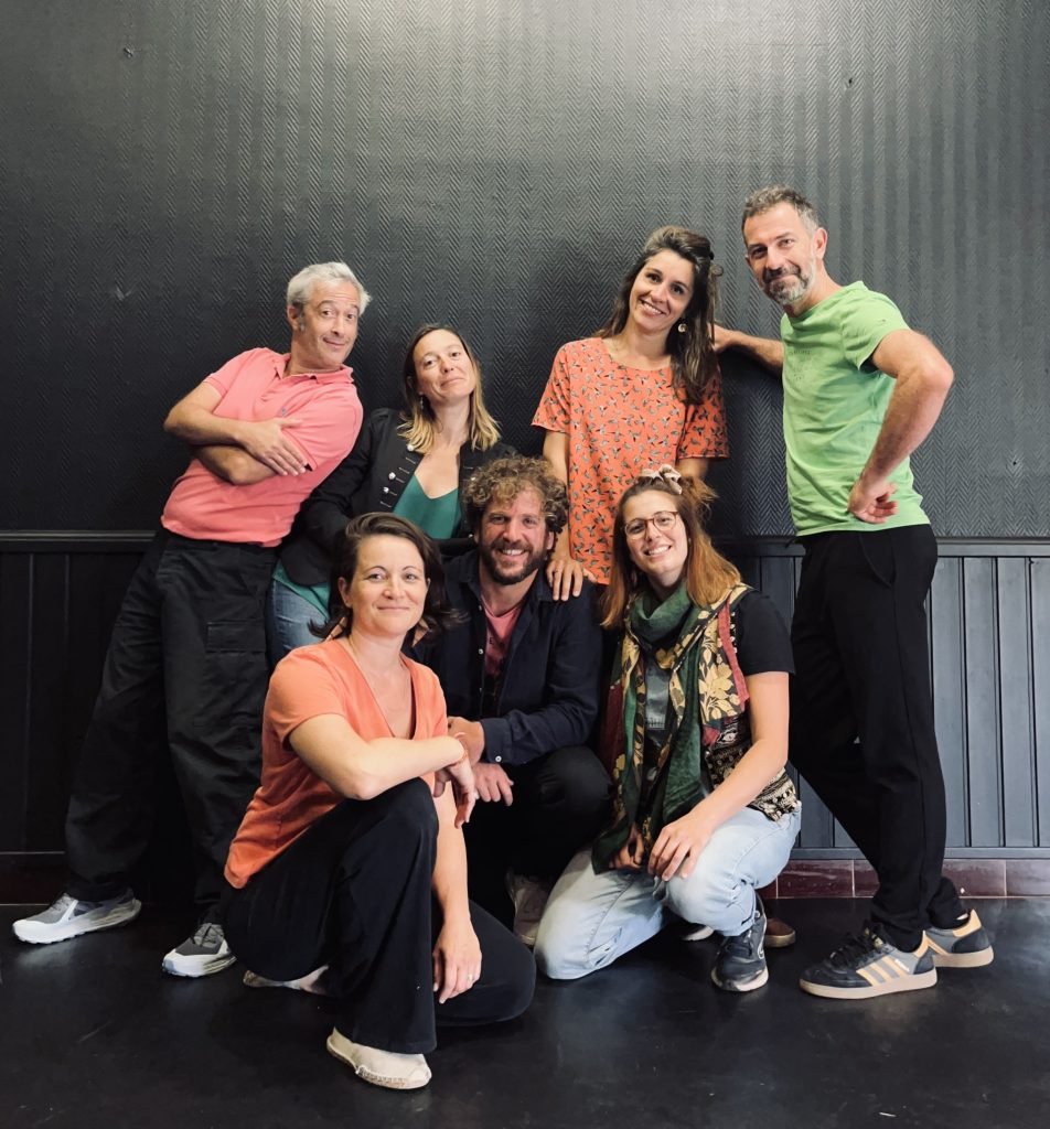 7 membres de l'équipe réunis sur la photo